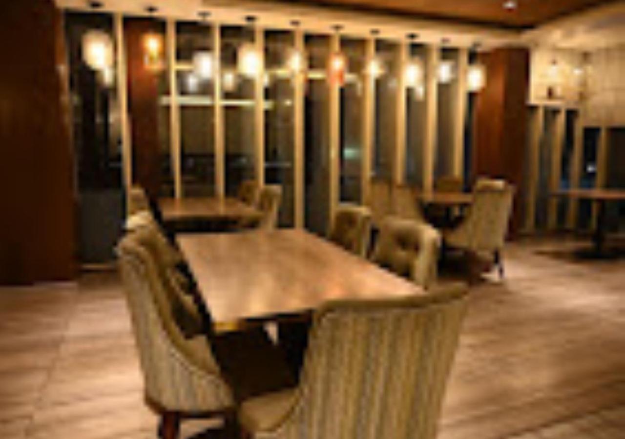 Hotel Le Lotus Grand Kakarmatha Exterior photo