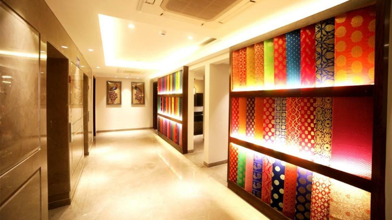 Hotel Le Lotus Grand Kakarmatha Exterior photo