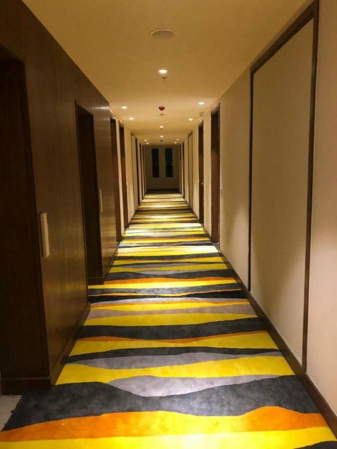 Hotel Le Lotus Grand Kakarmatha Exterior photo